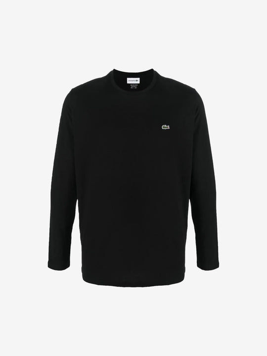 Black t-shirts, front view