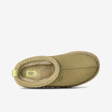 Green shoes,front view