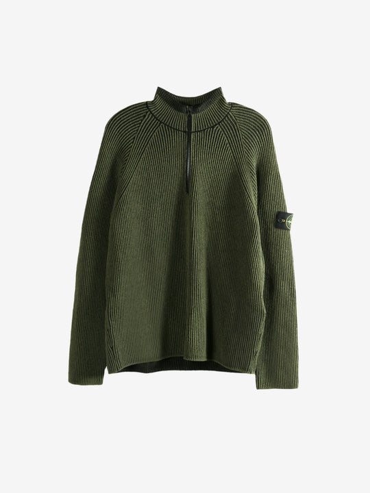 Green shirt, front view