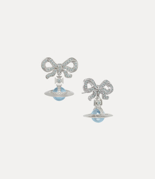 Blue accessories, front view