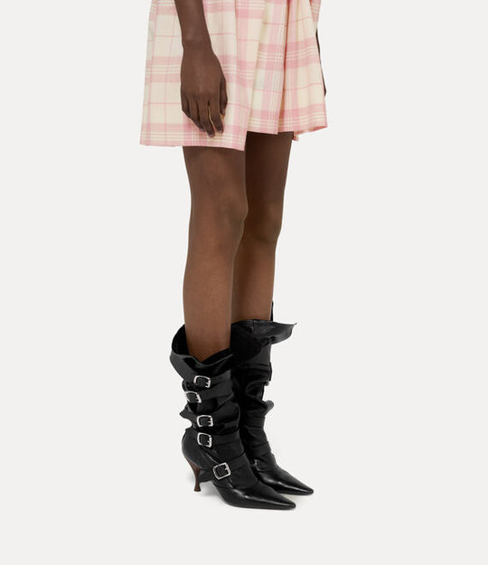 Black boots, front view