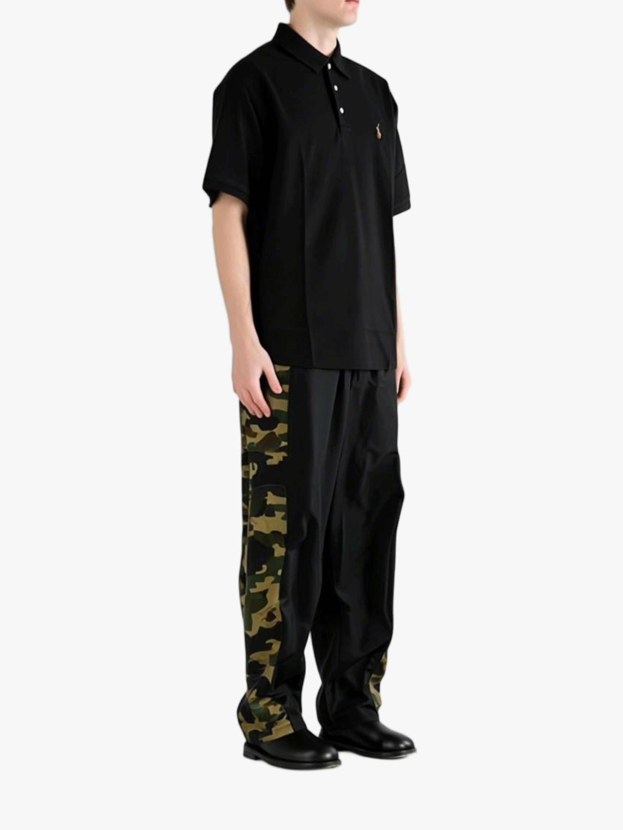 Black shirt, full body view