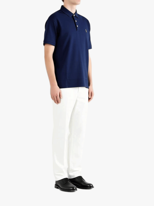 BIue shirts , full body view