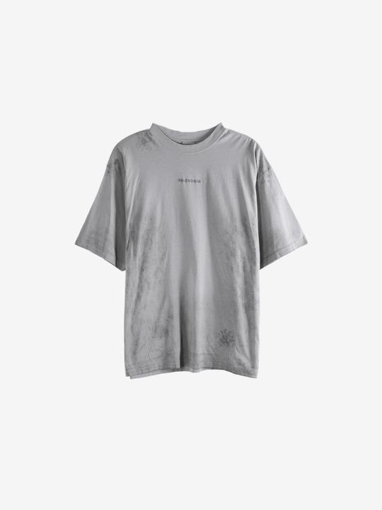 Grey t-shirt, front view