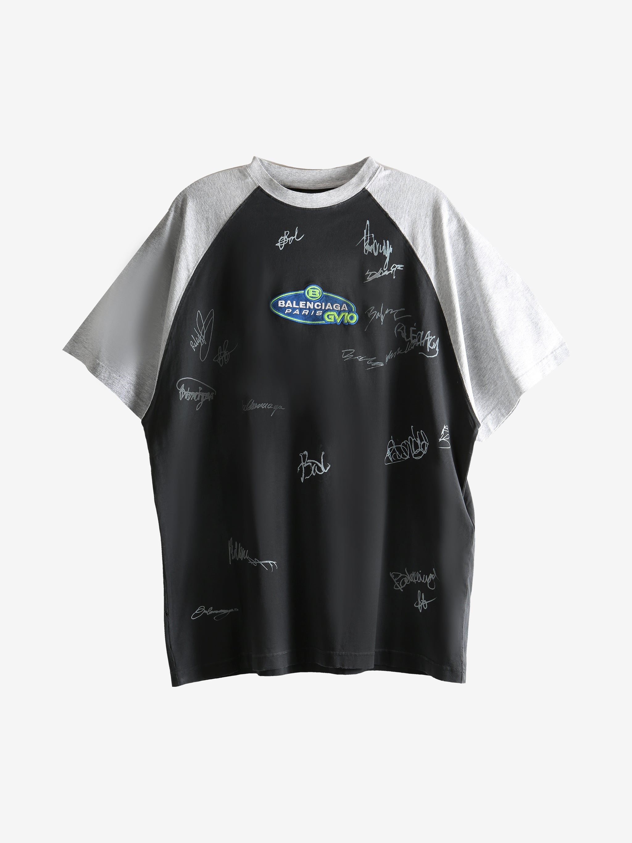 Black t-shirt,front view