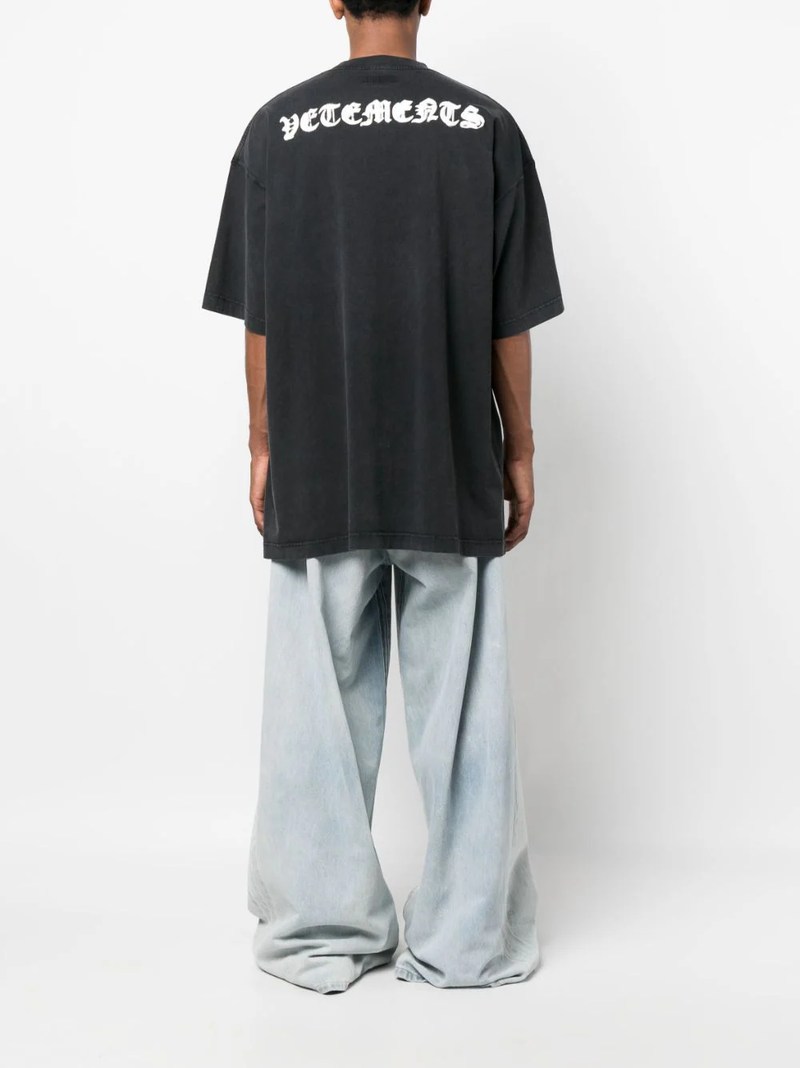 VETEMENTS Unisex Reverse Anarchy T-Shirt – Atelier New York