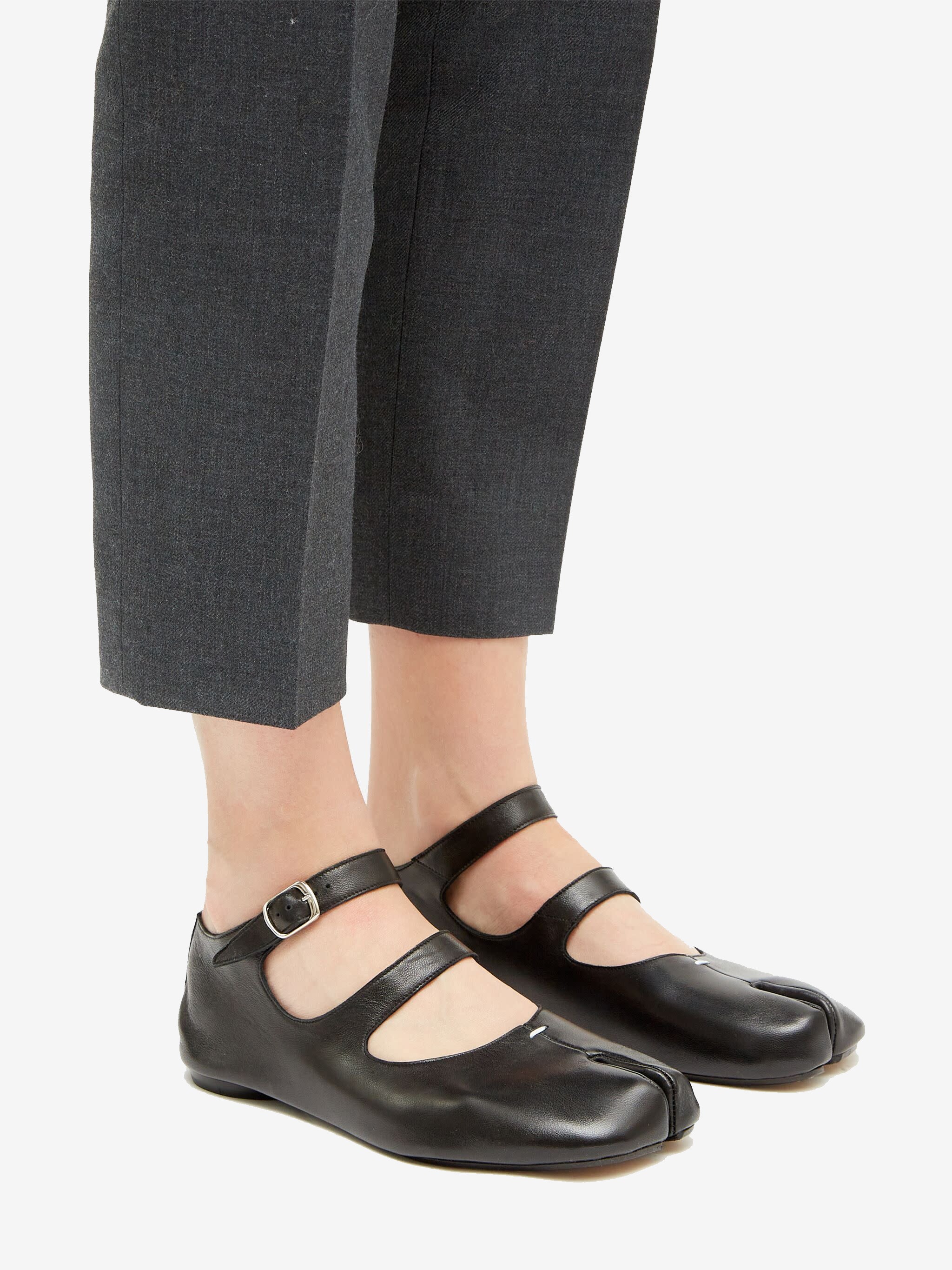 Black shoes, full body view