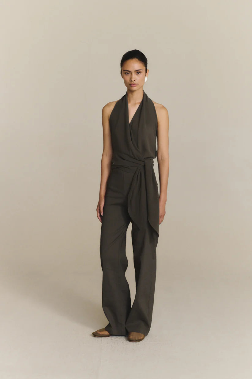 Grey top, full body view