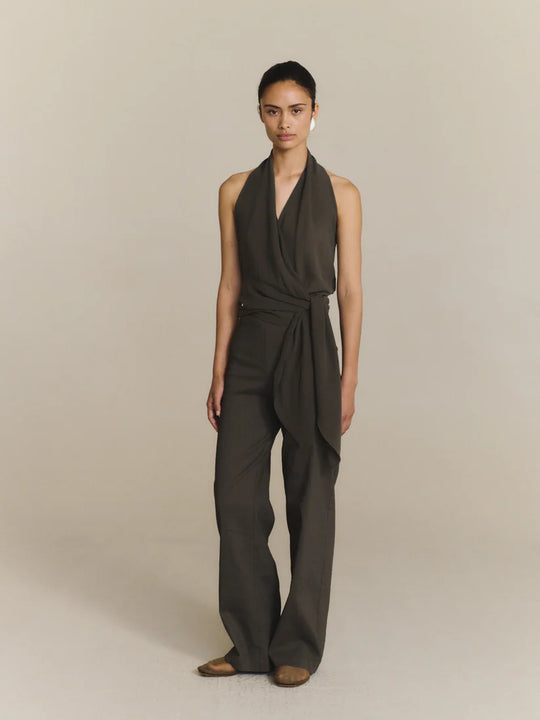 Grey top, full body view