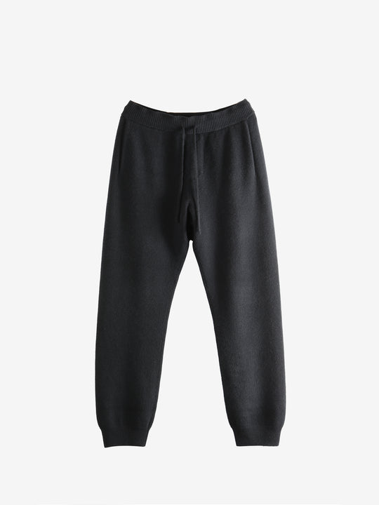 Black pants,front view