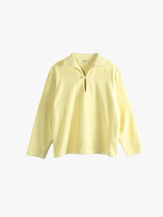Yellow shirt,front view