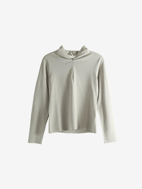 Grey knitwear, front view