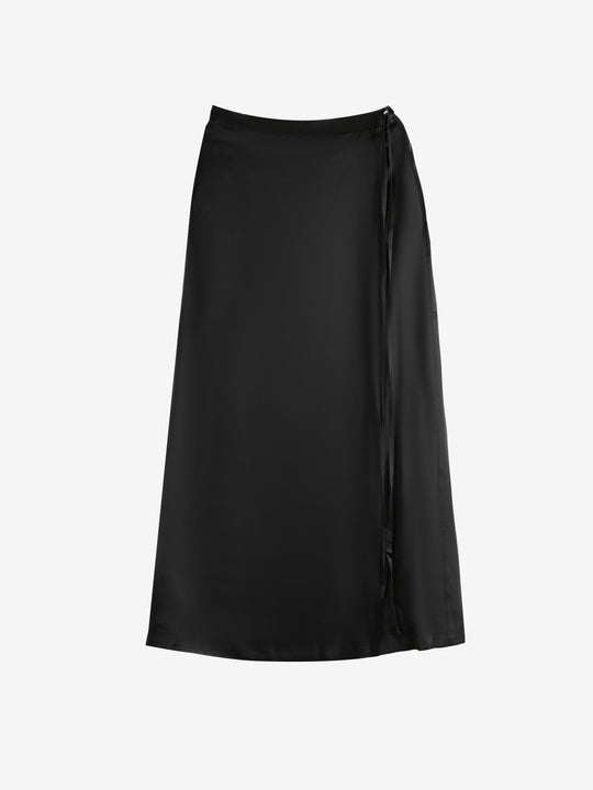 Black skirt, front view