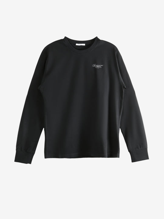 Black t-shirt, front view