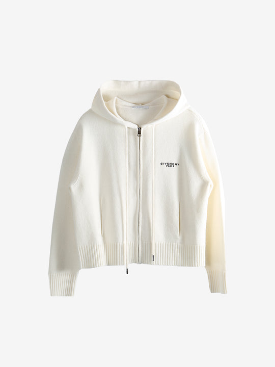 White knitwear,front view