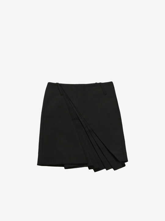 Black skirt, front view