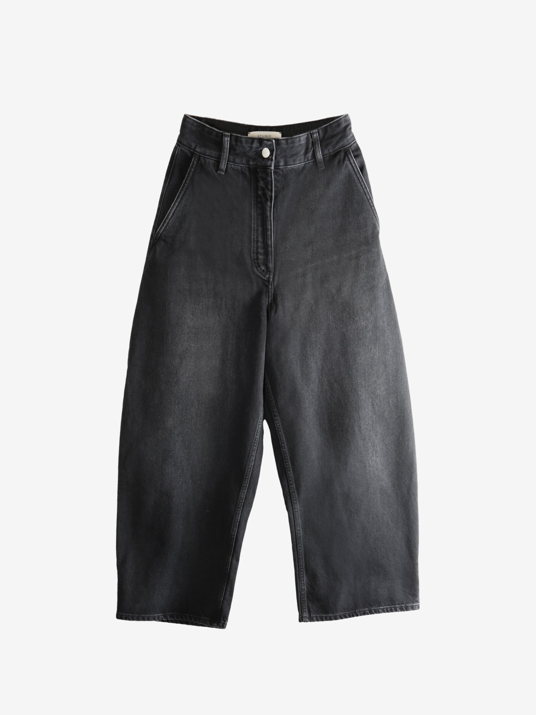 Black pants,front view