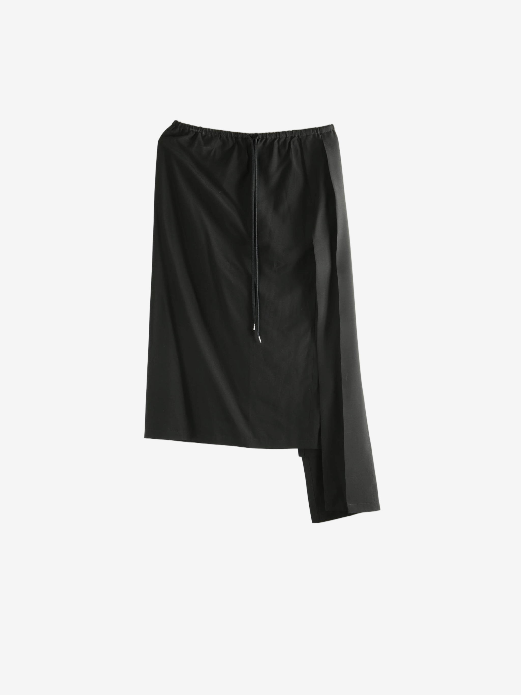 Black skirt, front view