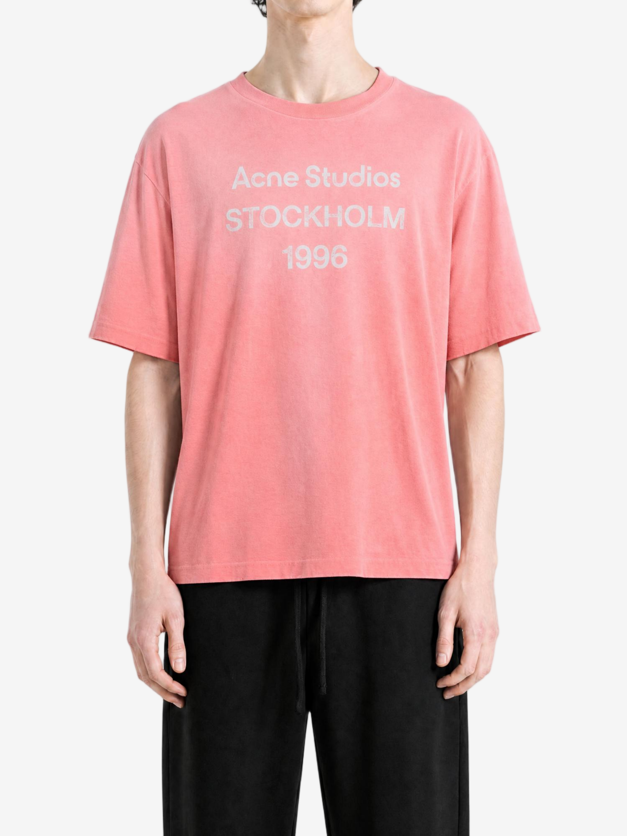 Pink t-shirt, full body view