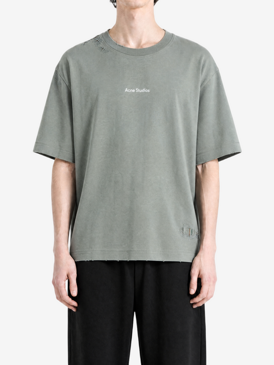 Green t-shirt, full body view