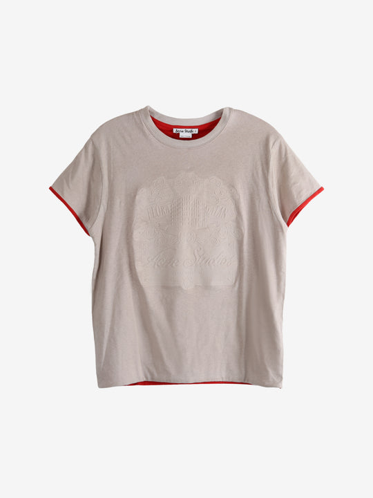 White t-shirt,front view