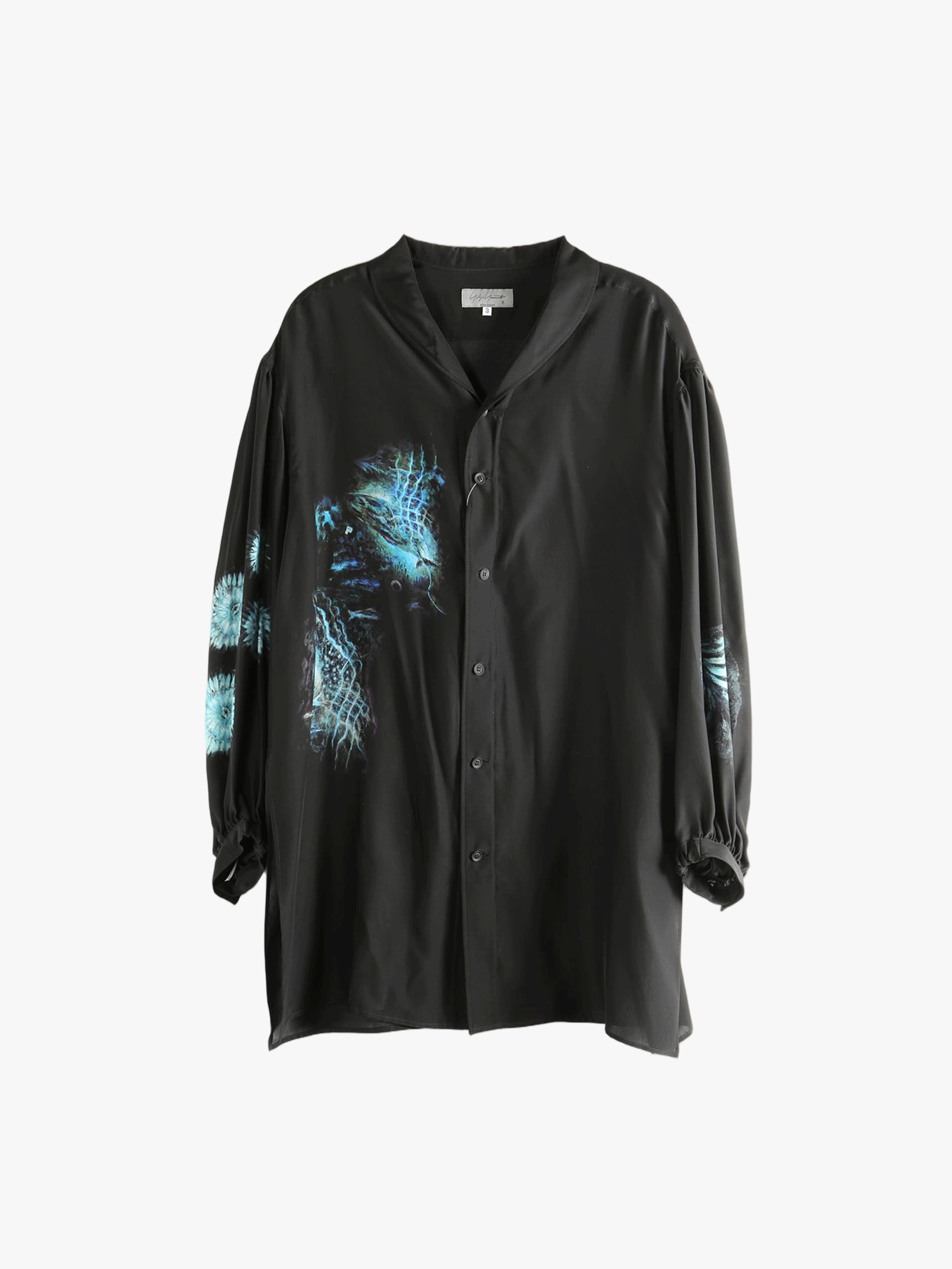 Black shirt, front view