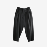 black pants,front view