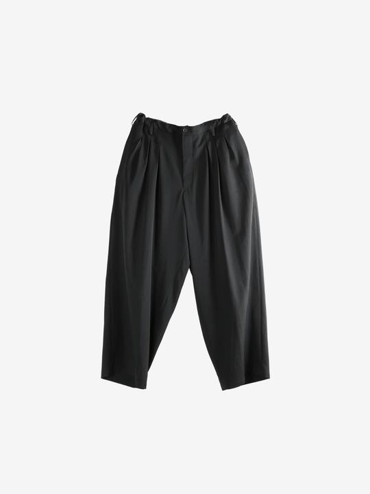 black pants,front view