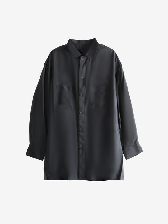 Black shirt, front view