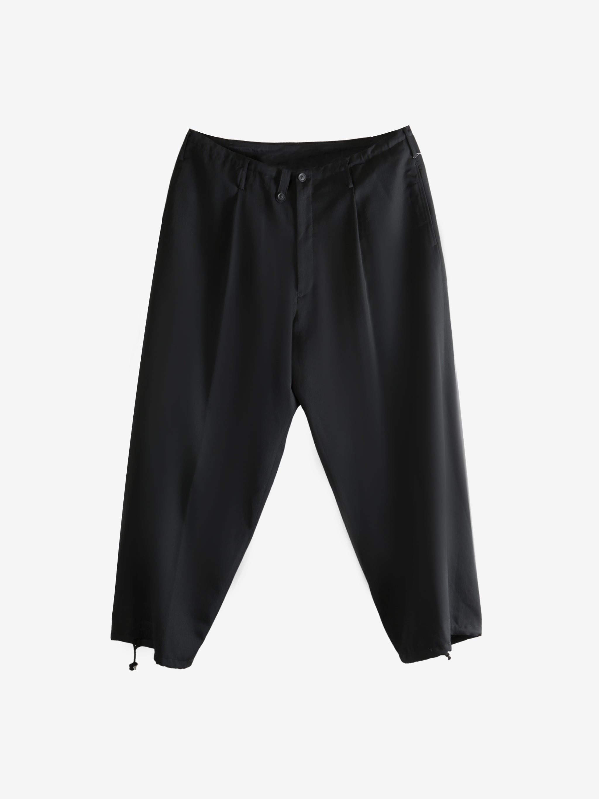 Black pants,front view