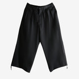 Black pants,front view