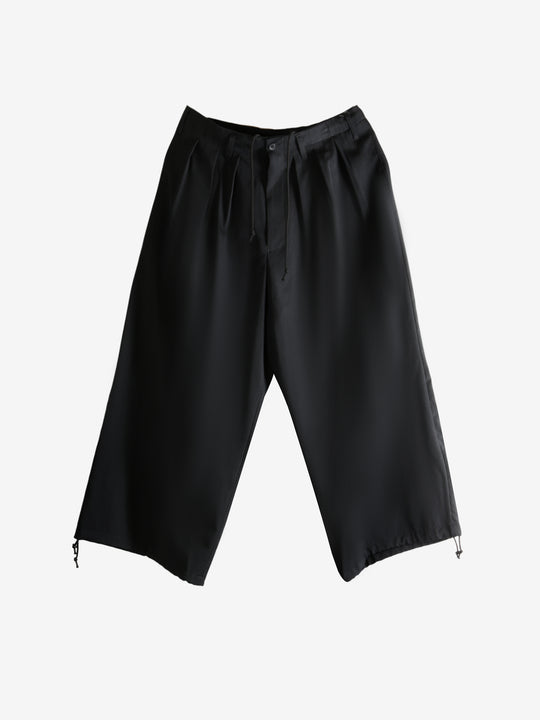 Black pants,front view