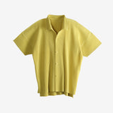 Yellow shirt, front view