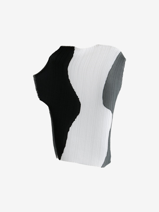 White shirt, front view