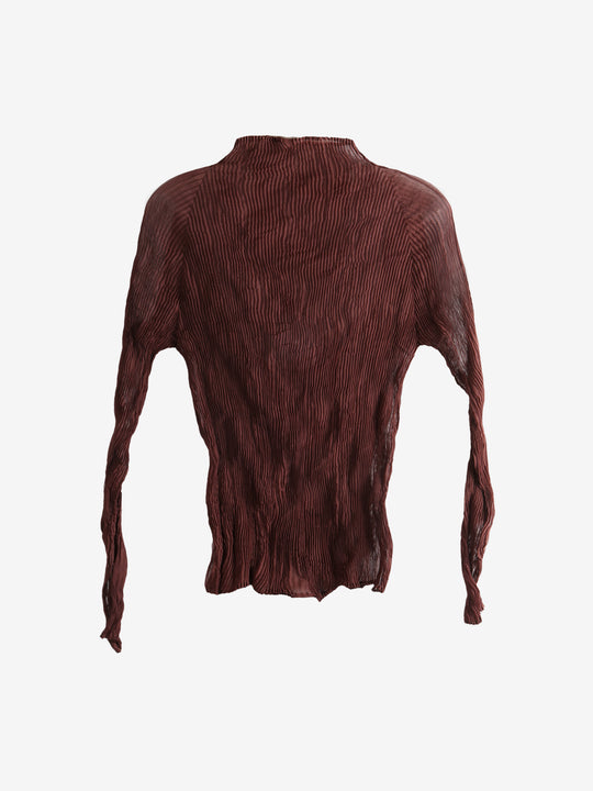 Brown shirt, front view