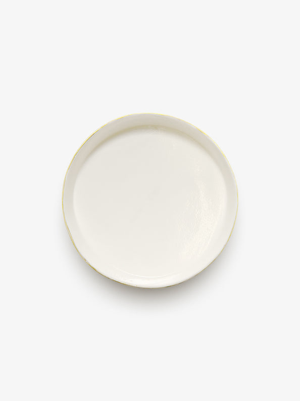 Top view of JINJIN PARIS Golden Rim Shallow Plate Medium in glazed ivory porcelain with circular silhouette and gold edging.