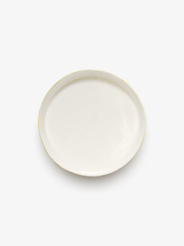 Top view of JINJIN PARIS Golden Rim Shallow Plate Medium in glazed ivory porcelain with circular silhouette and gold edging.