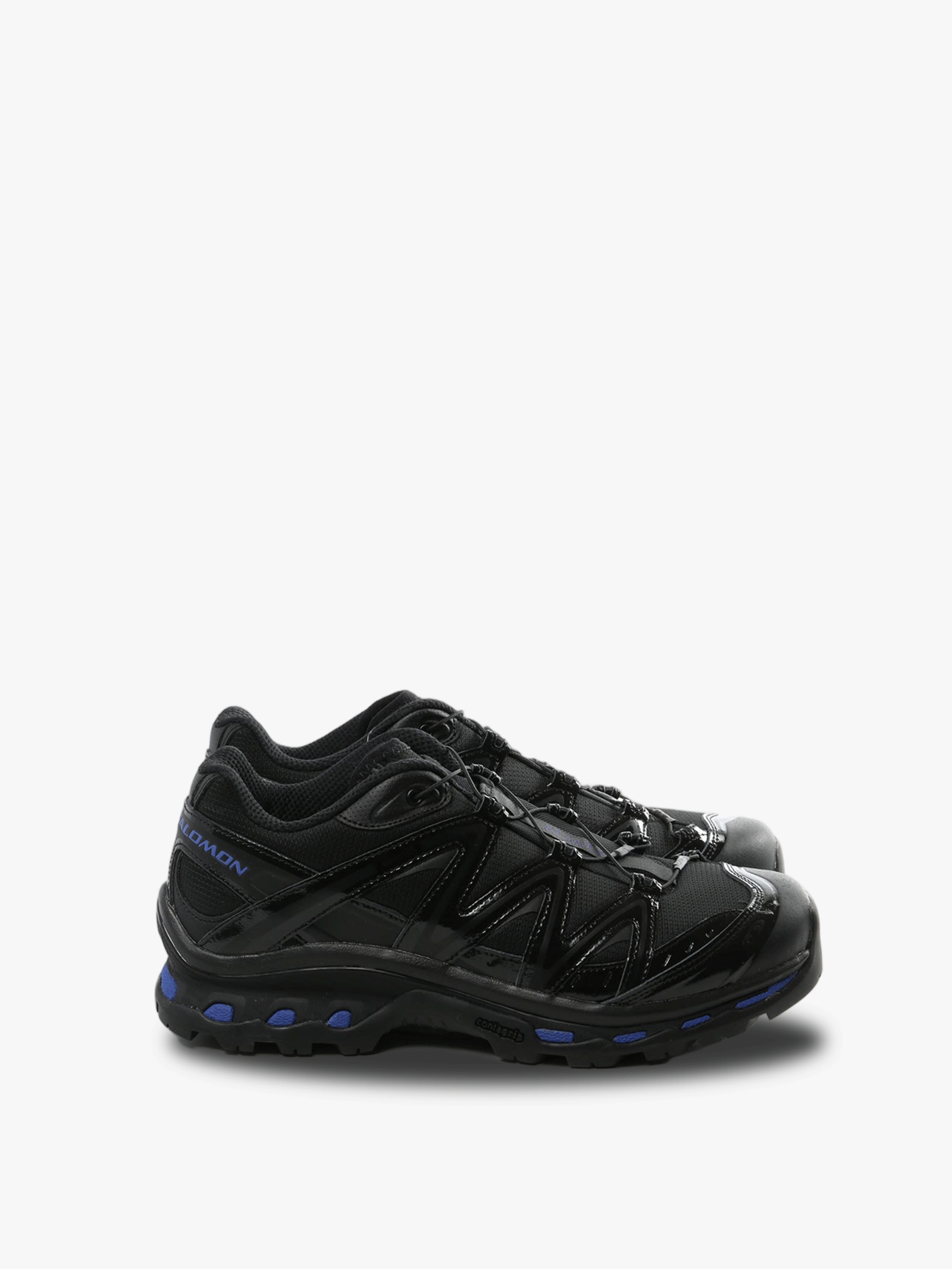 Black hiking shoe,front view