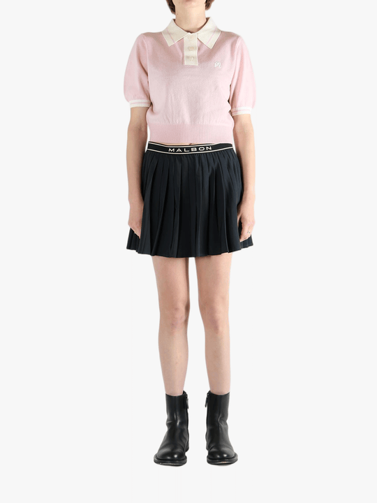 Pink top,full body view