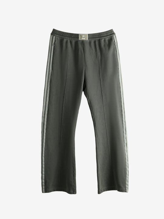 Grey pants, front view