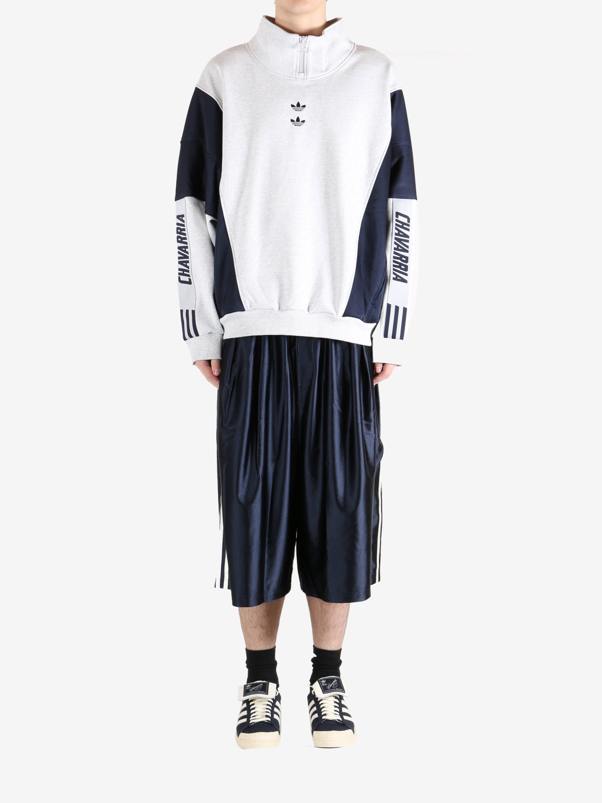 White tops,full body view