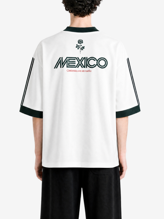 White t-shirt, full body view