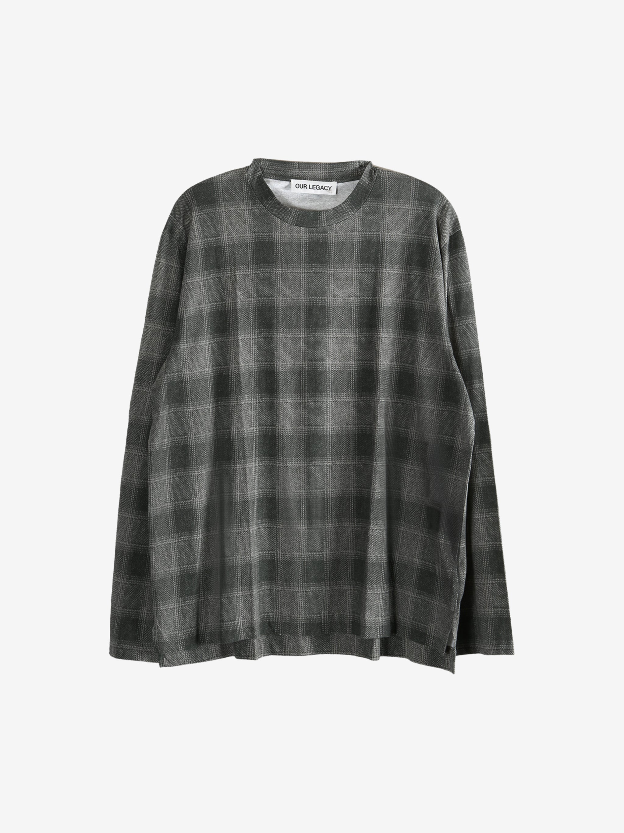 Grey shirt, front view