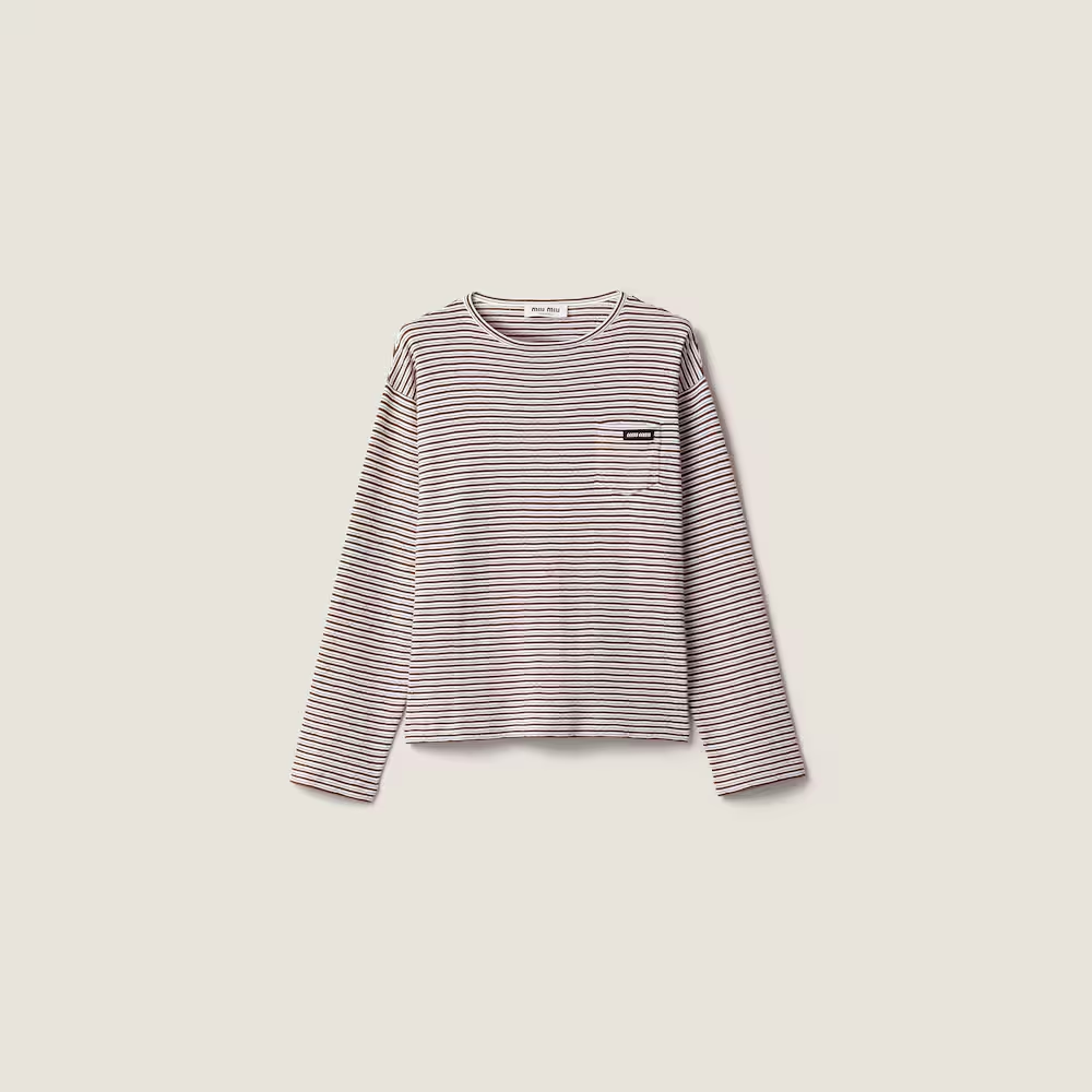 Brown knitwear, front view