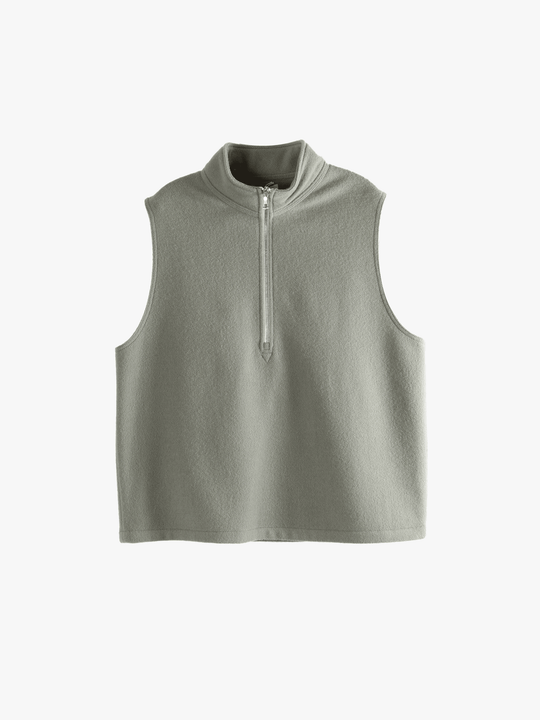 Grey top, front view