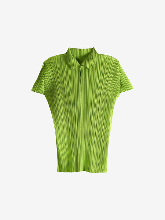 Green shirt, front view