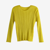 Yellow top, front view