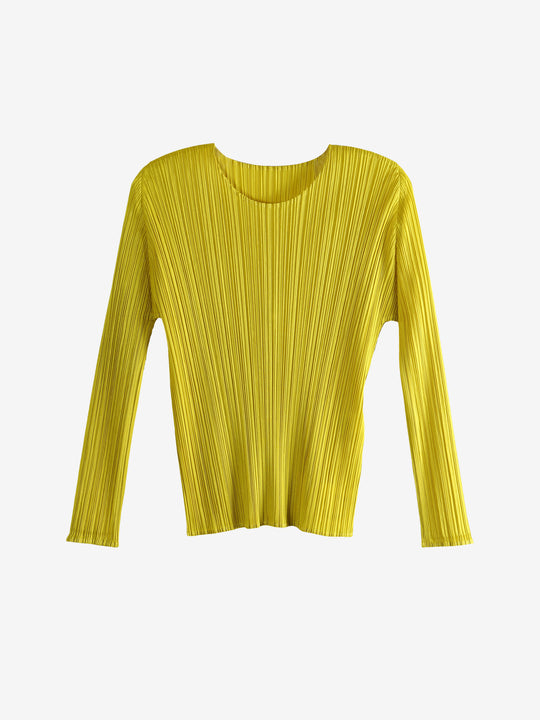 Yellow top, front view