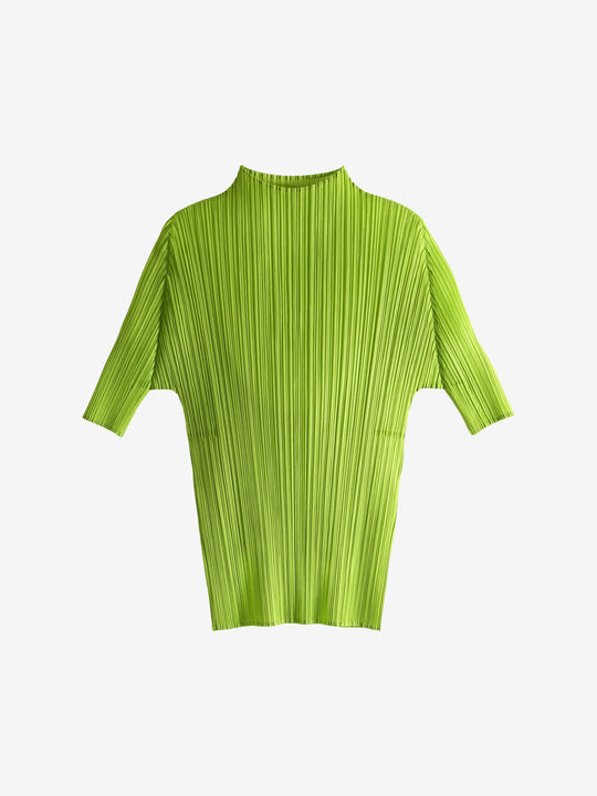 Green shirt, front view