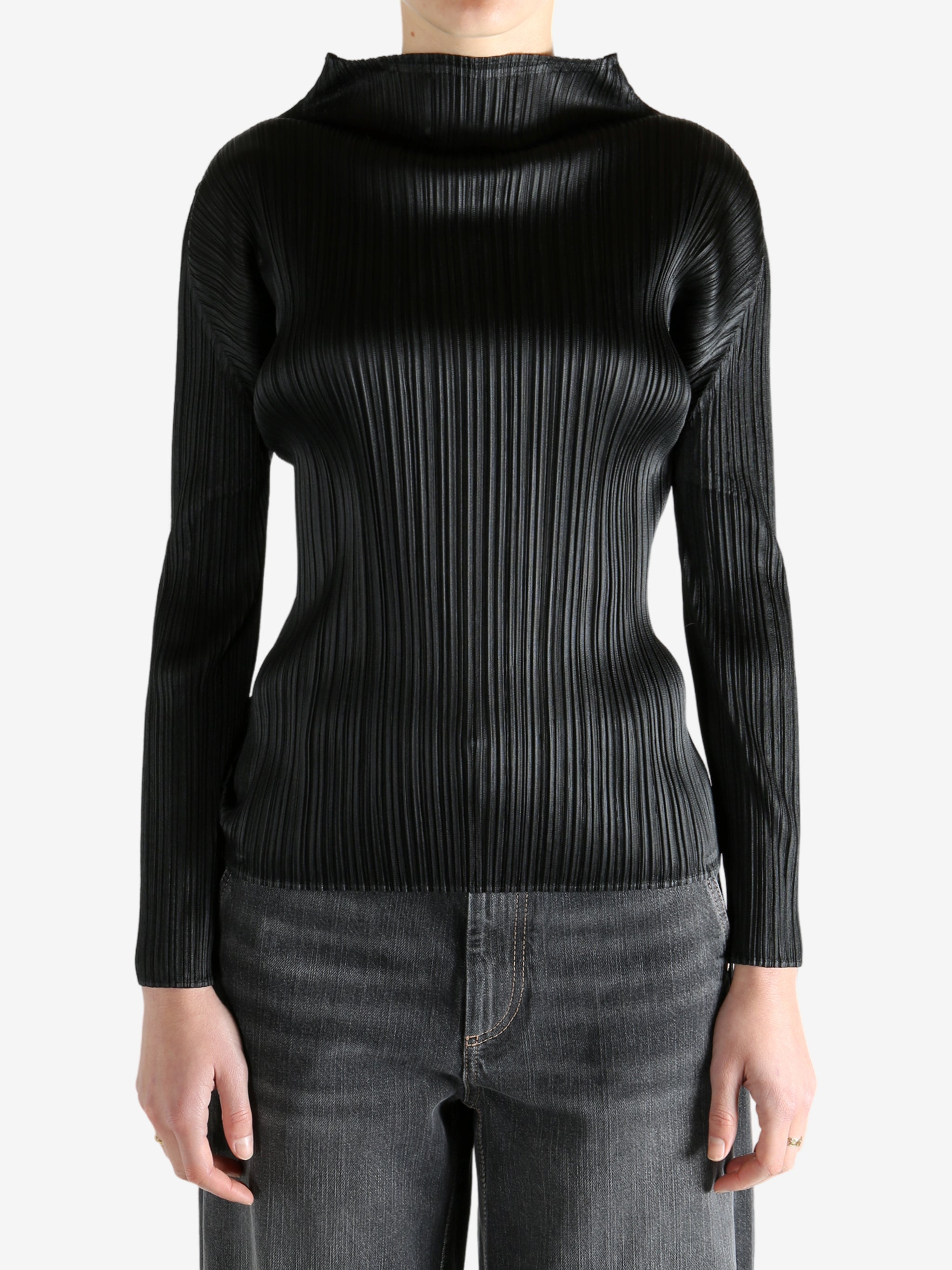 PLEATS PLEASE ISSEY MIYAKE – Atelier New York